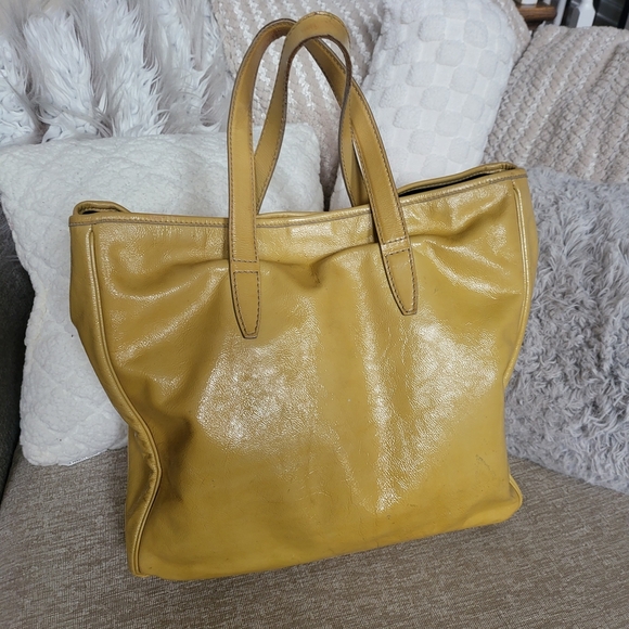 YVES SAINT LAURENT  Mail Tote Bag Patent leather Yellow.. - Picture 2 of 11